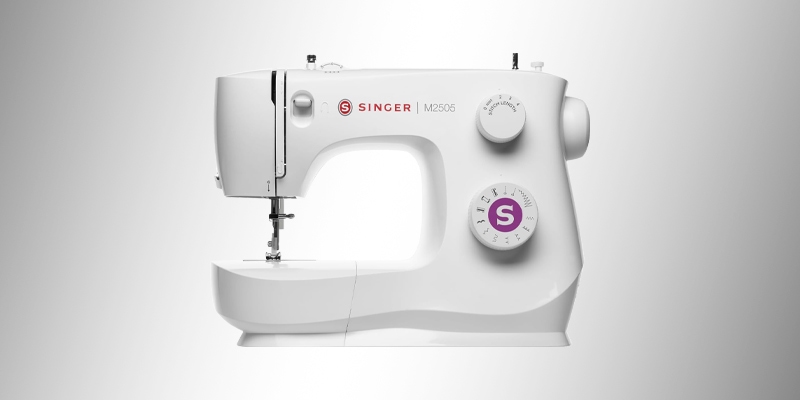 Singer M2505 - Barata, versátil e com 10 pontos