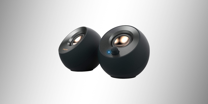 Creative Labs PEBBLE V2 - Som potente minimalista