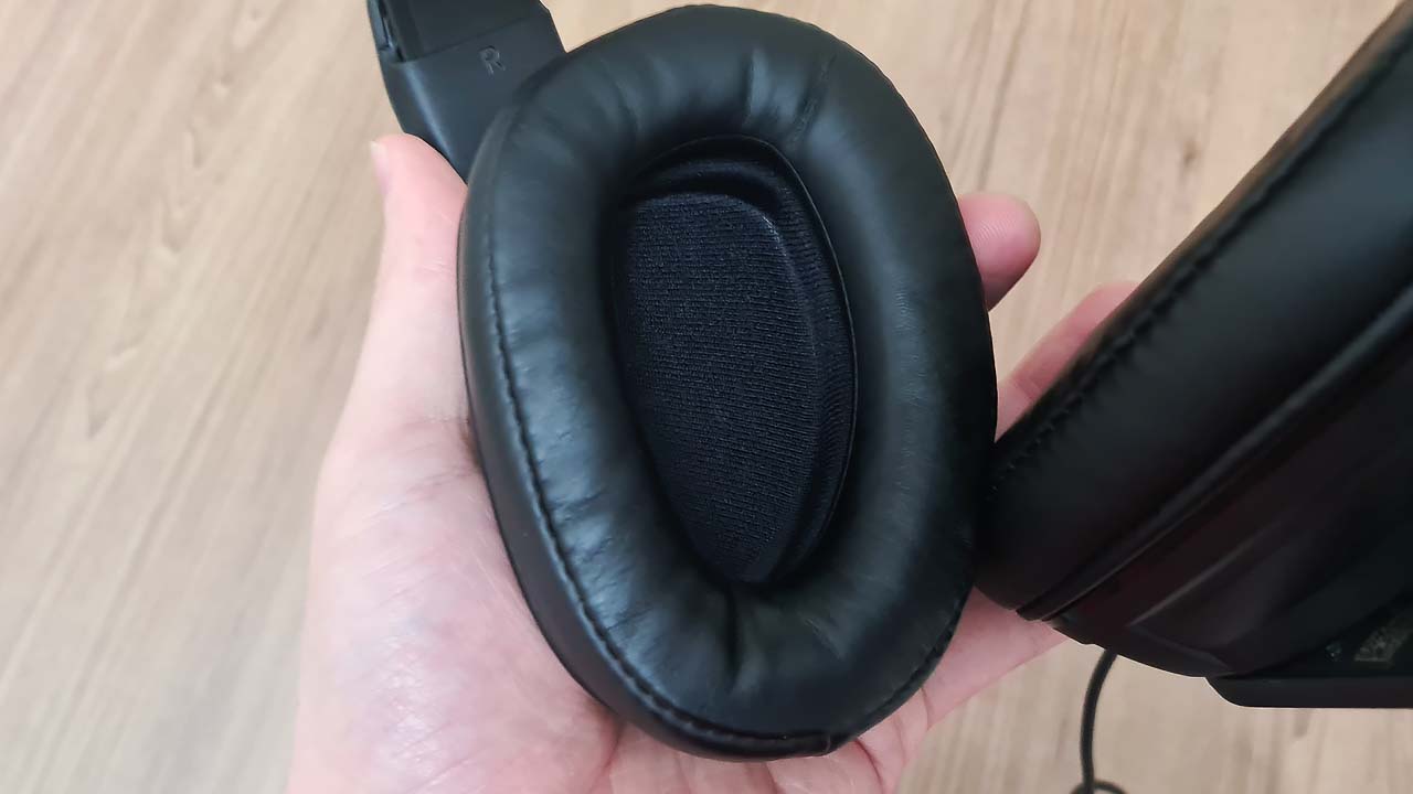 Concha com revestimento em couro sintético
