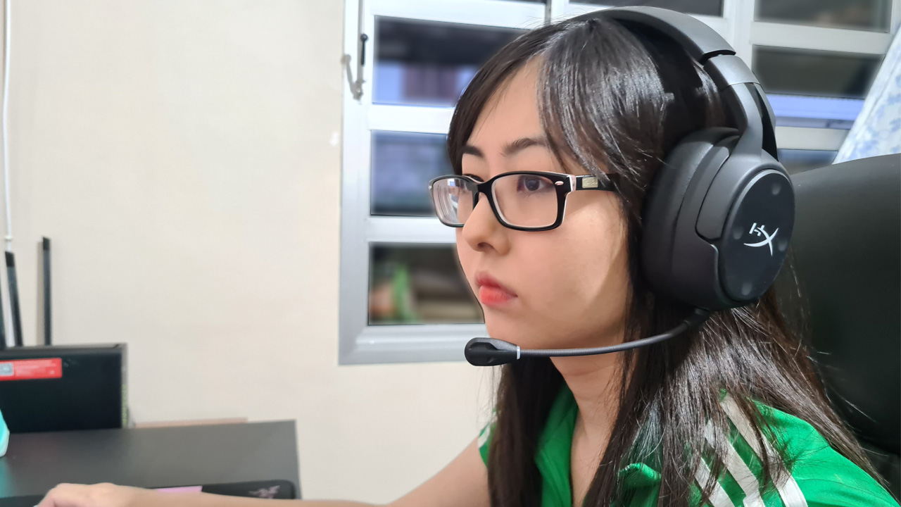 O microfone do HyperX Cloud Flight S tem um áudio claro e sem distorções